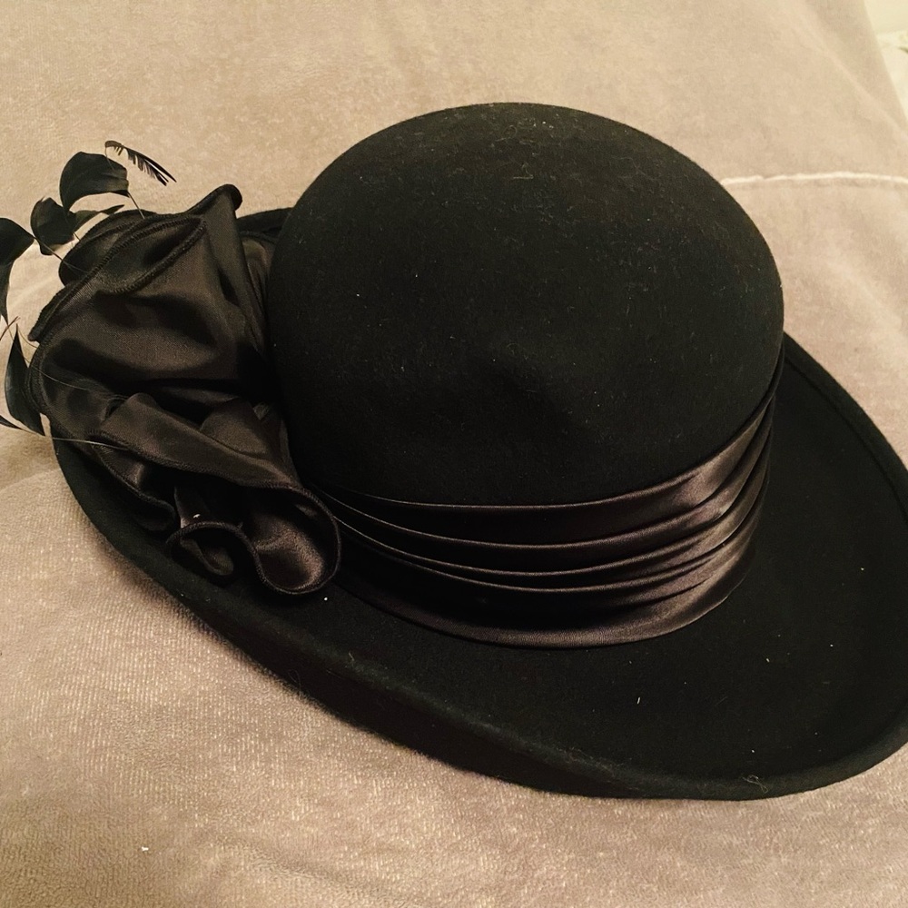 Betmar Black 100% wool hat with  Satin Ribbon accent .
